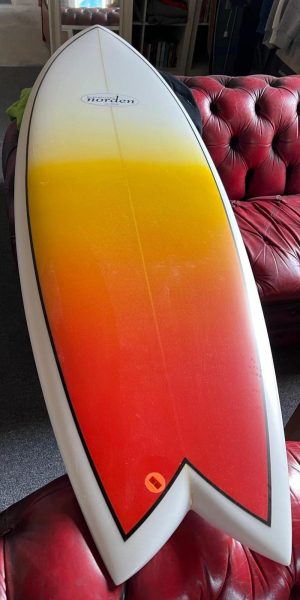 tabla de surf a medida 526bb703-85d1-40d6-b443-f2c2bb2d3df7